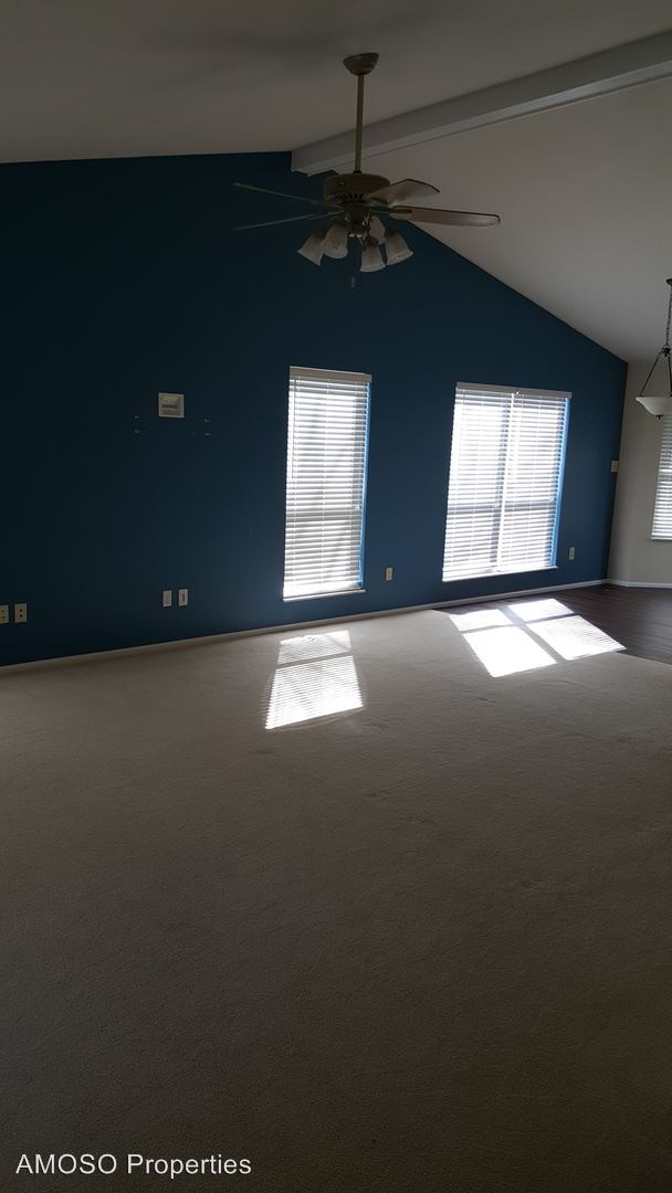 Building Photo - 214 Lazy Hollow Ct