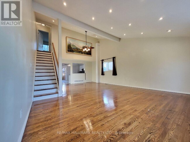 Building Photo - 928 Wayne Dr