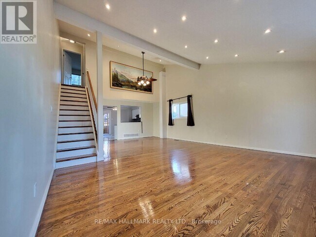 Photo du bâtiment - 928 Wayne Dr