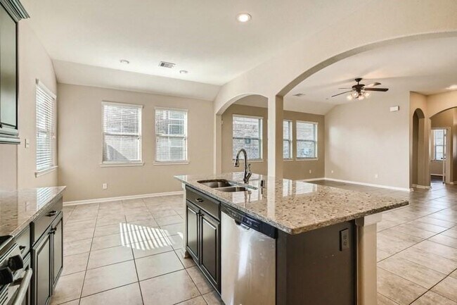 Building Photo - 17106 Upper Ridge Ln