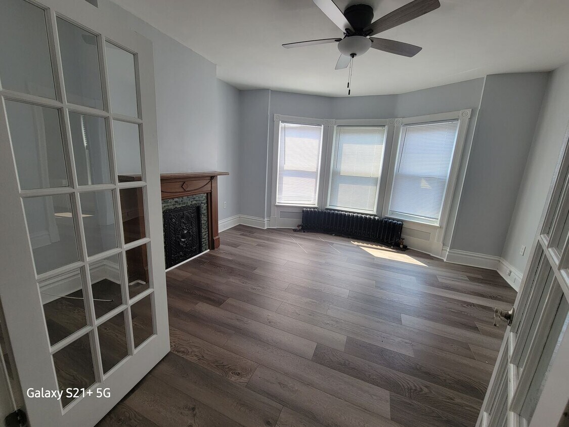 Foto principal - 1324 1st Ave