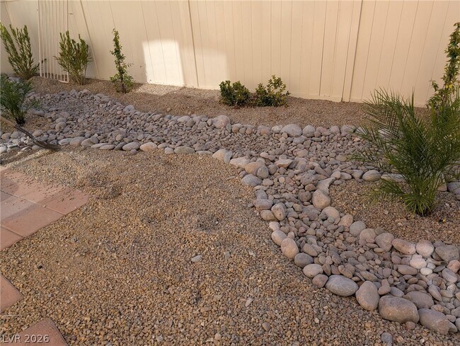 Foto del edificio - 9519 Milkweed Canyon Ave