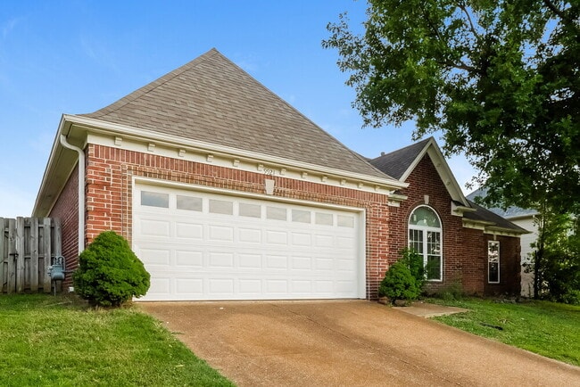 Building Photo - 9921 Greenalder Cove N