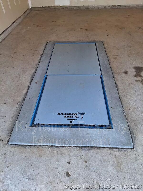 Building Photo - 1209 Ironstone Dr