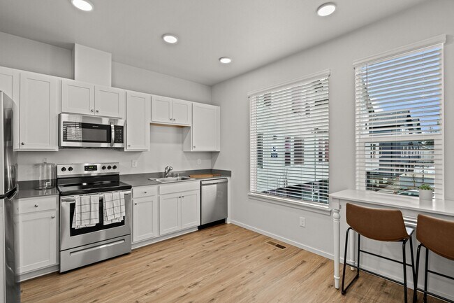 Foto del edificio - Fir Grove Townhomes