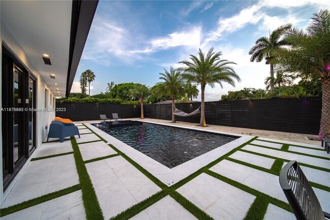 Foto del edificio - 15510 NW 2nd Ct