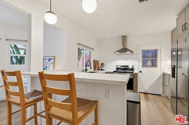 Building Photo - 3540 Division St