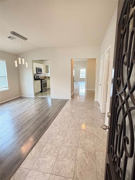 Building Photo - 631 Kiley Dr