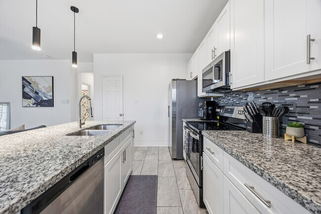 Building Photo - 3825 Easy St