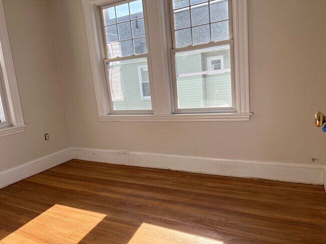 Foto del edificio - 33 Kimball Rd