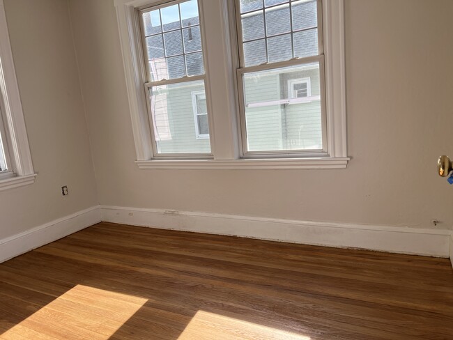 Building Photo - 33 Kimball Rd