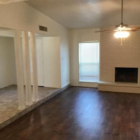 Building Photo - 2622 Meadowview Dr