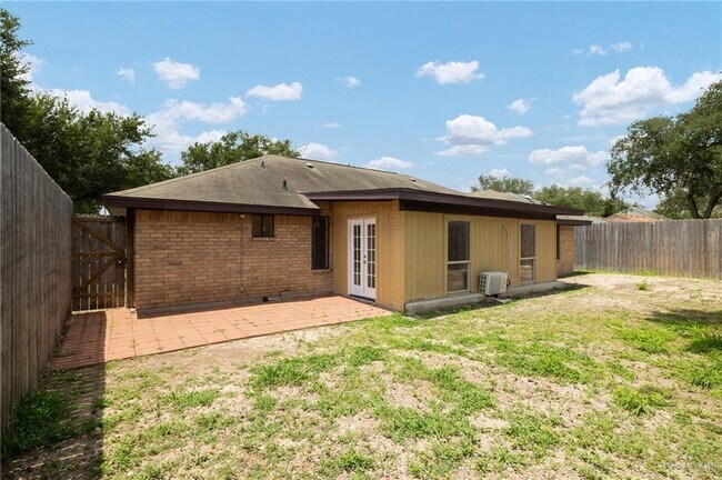 Foto del edificio - 3104 Goldcrest Ave