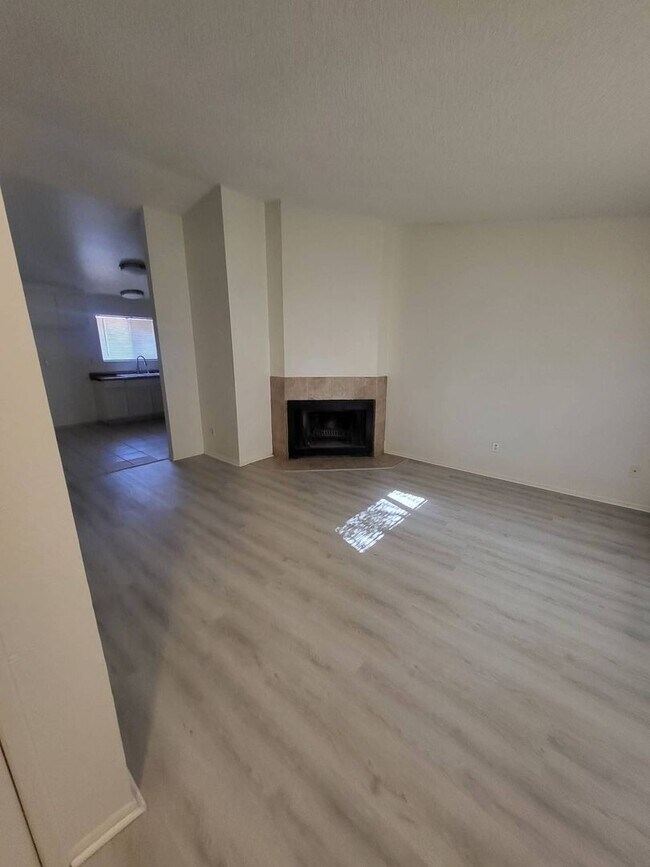 15406 Straight Arrow Rd Unit 3, Apple Valley, CA 92307 Room for Rent