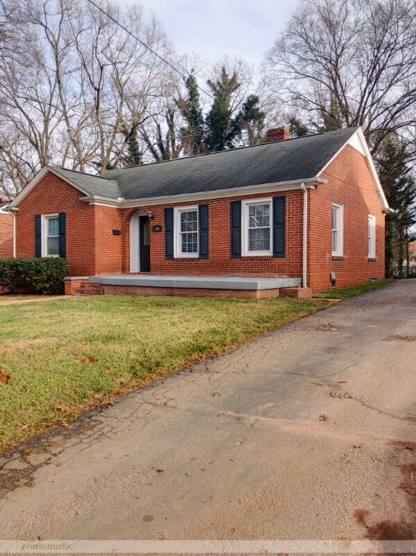 Foto del edificio - 1106 8th St NE