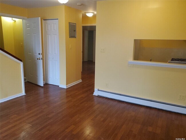 Building Photo - 145-6 107th Ave