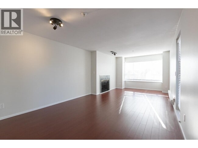 Building Photo - 937 W 14th Ave