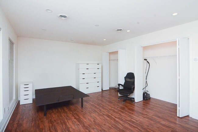 Foto del edificio - 3940 N Pulaski Rd