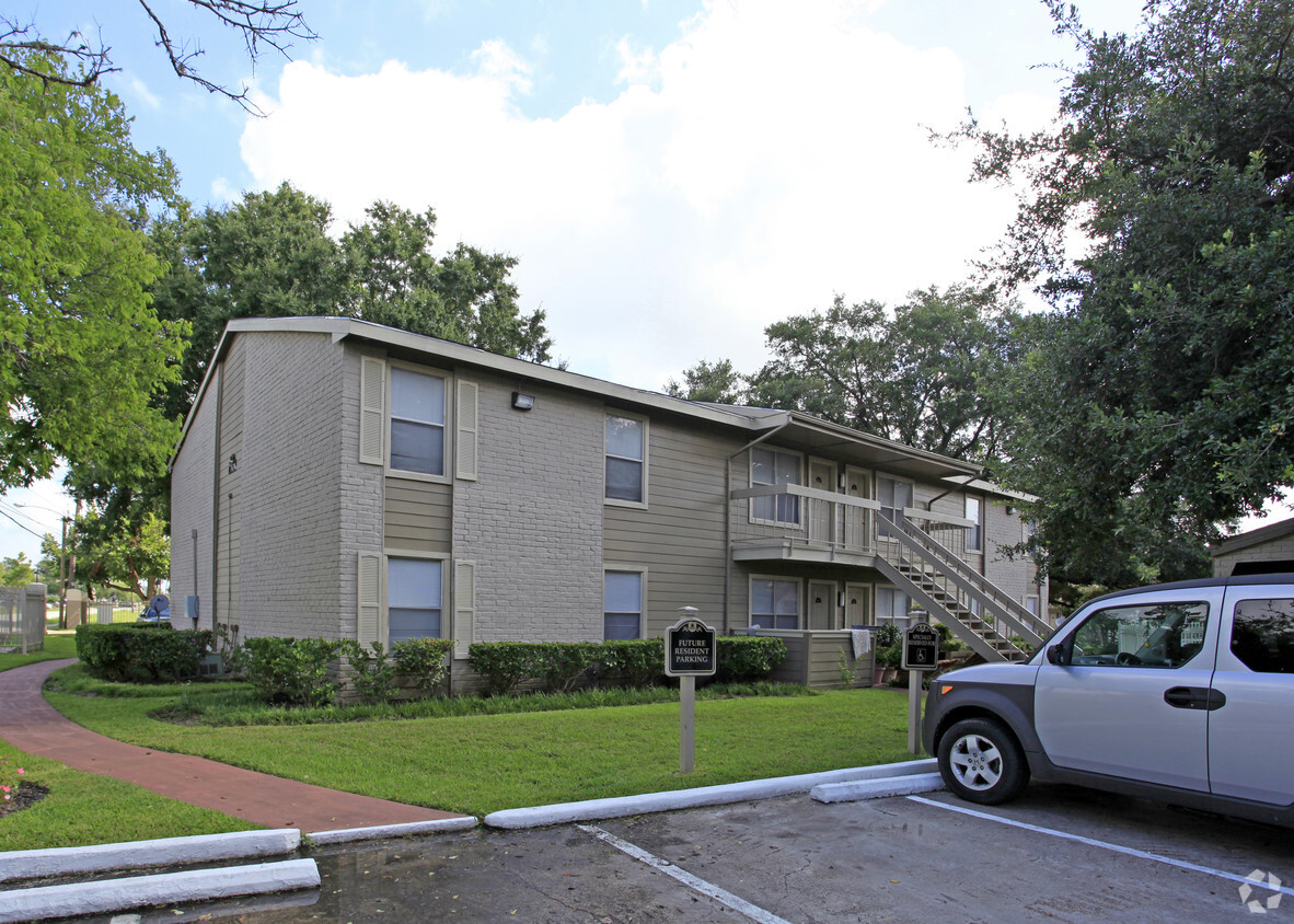 Building Photo - Pearland Village Apartments