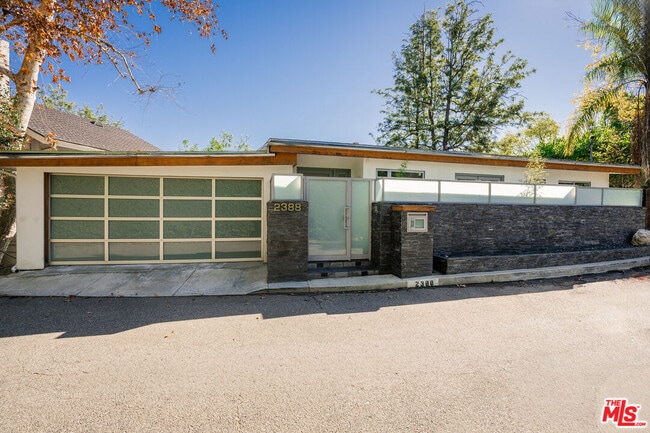 Building Photo - 2388 Kimridge Rd