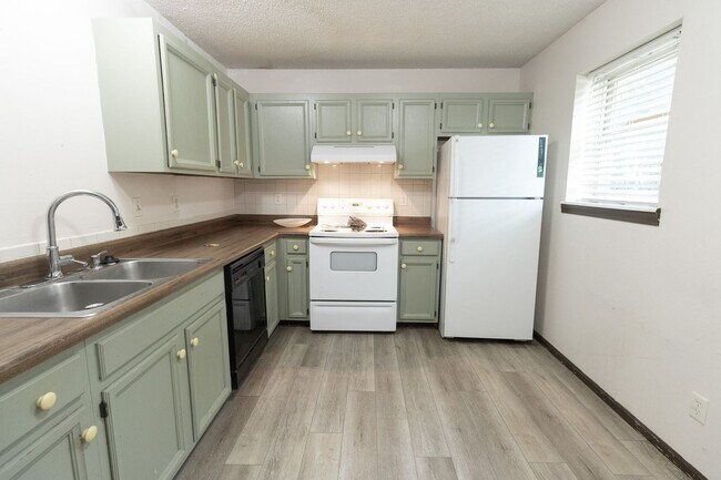 Foto del edificio - 399-401 N Shiloh Ave