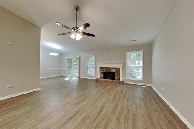 Foto del edificio - 3883 Nowlin Rd