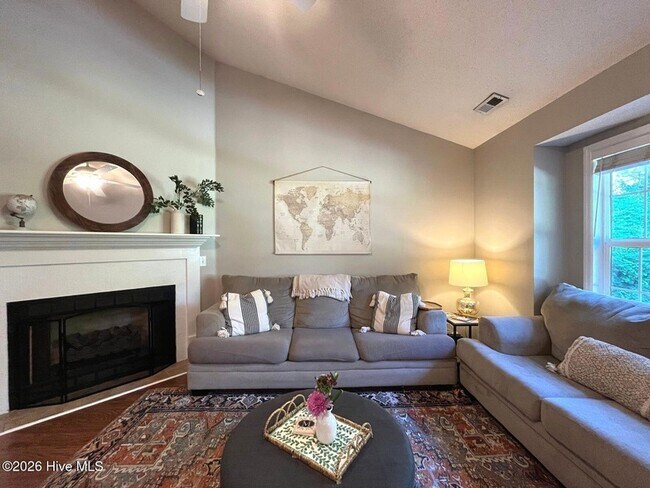 Foto del edificio - 2400 Longleaf Dr SW