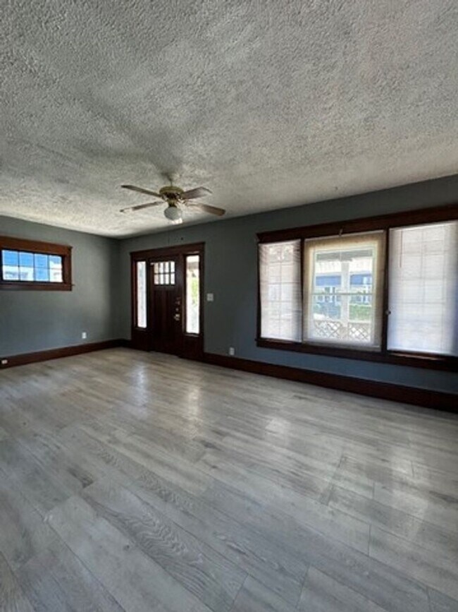 Foto del edificio - 1329 Oxford Ave NW