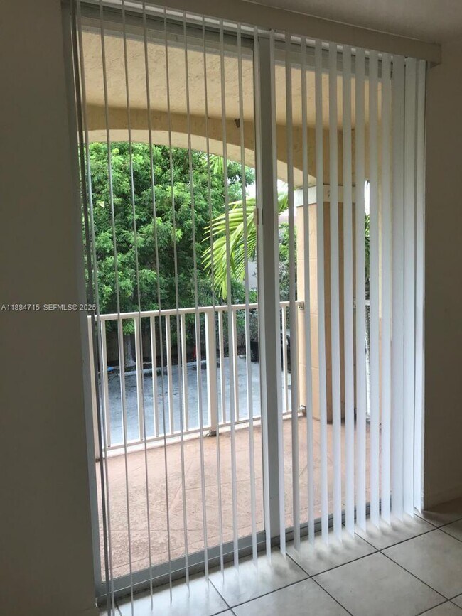 Foto del edificio - 13800 NE 3rd Ct