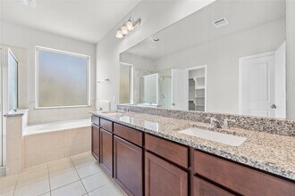 Building Photo - 9811 Camellia Gardens Dr