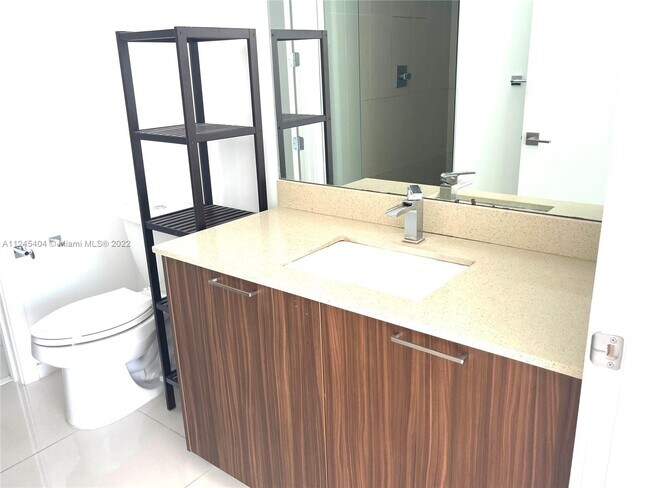 Foto del edificio - 5252 NW 85th Ave