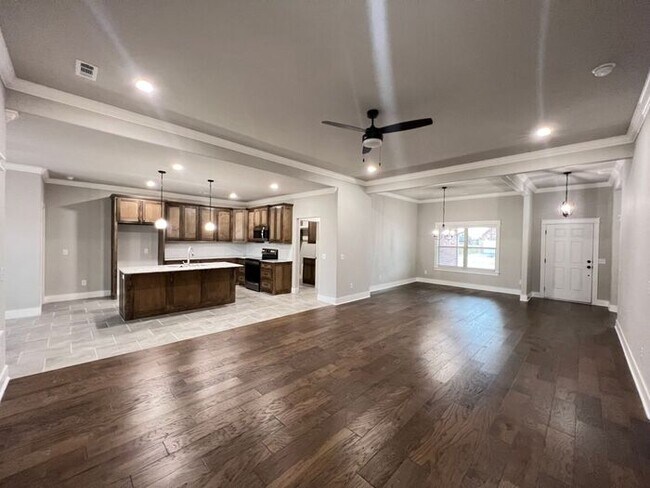 Building Photo - Single-Family Home- Well-Sought after Coop...