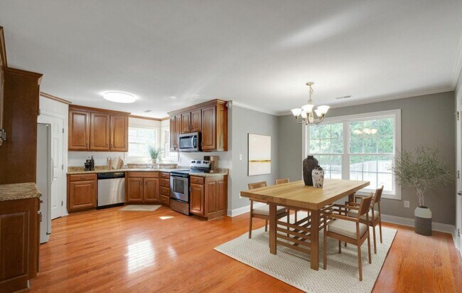 Foto del edificio - 223 Alder Ridge Dr