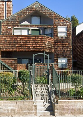Building Photo - 47149 Male Ter