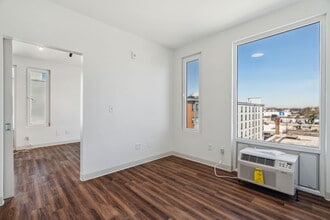 Building Photo - The Felix