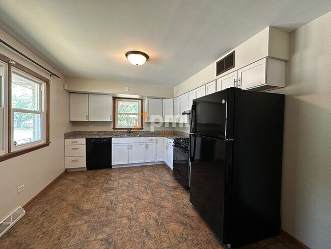 Foto del edificio - 6702 Rhode Island Ave