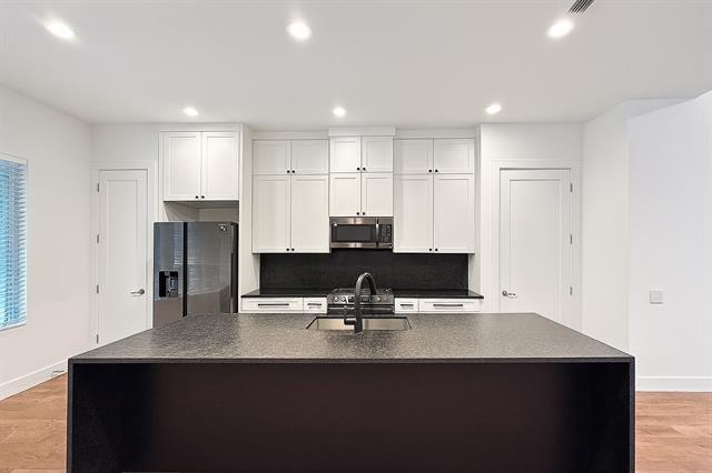 Foto del edificio - 2310 Newbury Dr