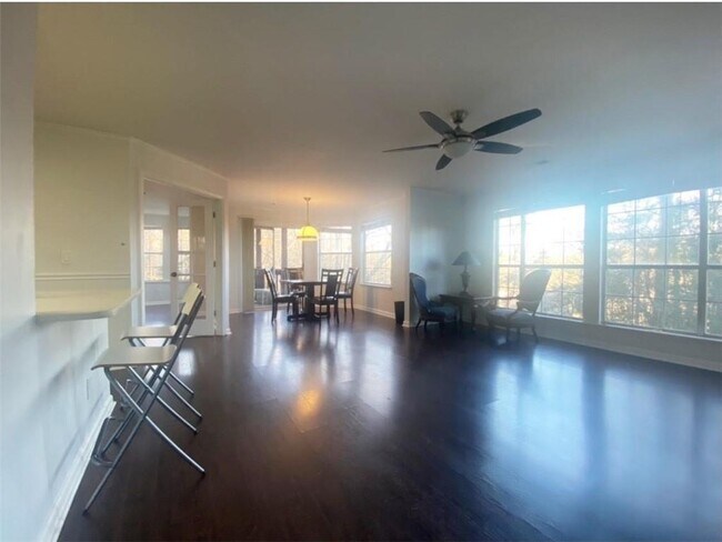 Foto del edificio - 1119 Sandy Ln Dr