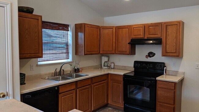 Foto del edificio - 3216 Ravens Crest Dr