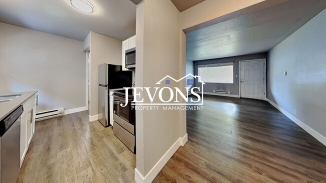 Building Photo - 1301 N 4th St Tacoma, WA 98403