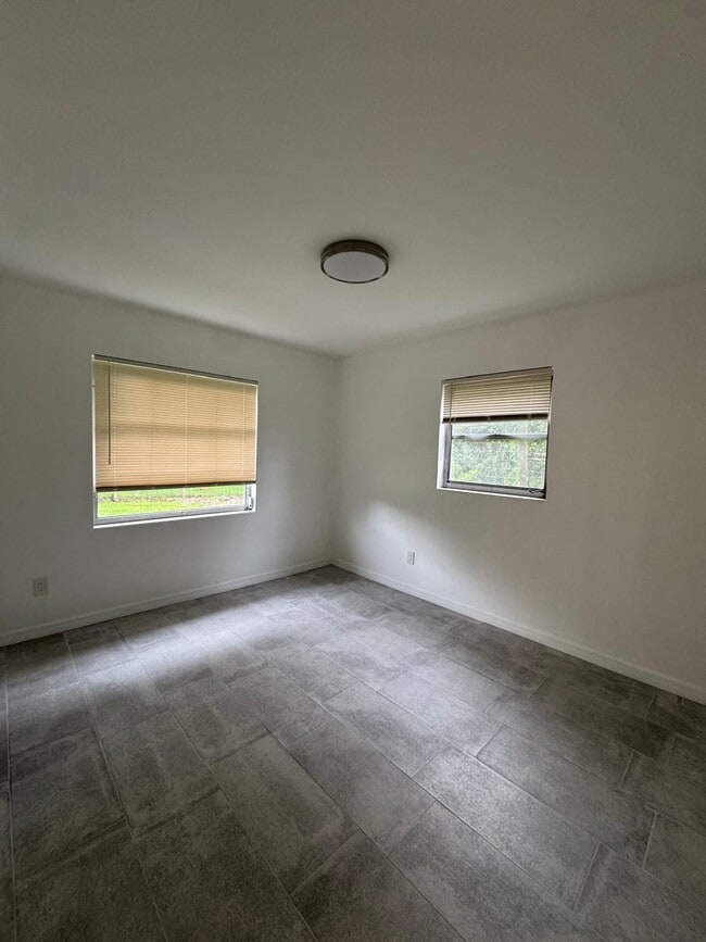 Foto del edificio - 333 NE 131st Ln