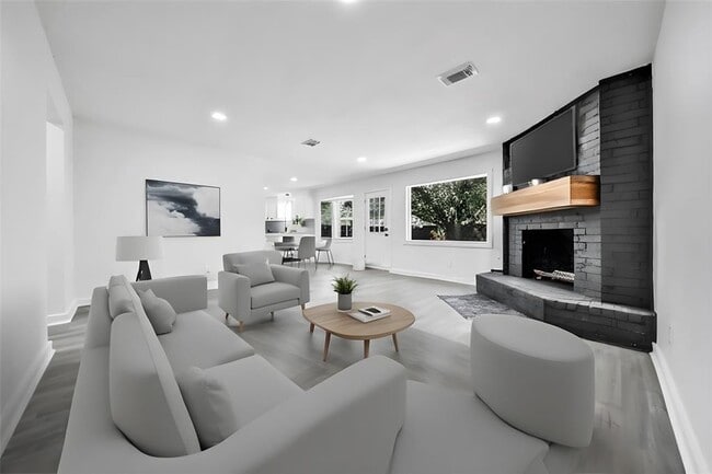 Building Photo - 3206 White Sail