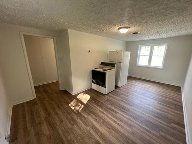 Building Photo - 4437 Blue Ridge Blvd