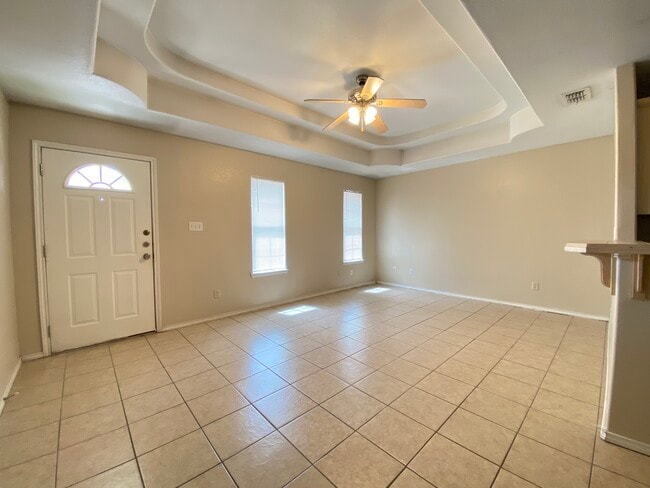 Living area - 2510 Chuparosa Ct