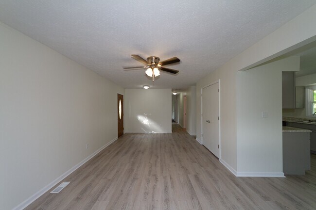 Photo - Updated 3 bedroom 1.5 bath home in desirab...