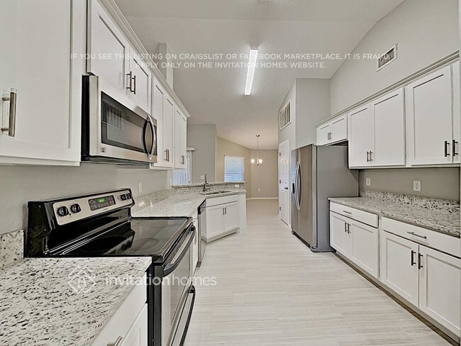 Foto del edificio - 831 Summer Glen Dr