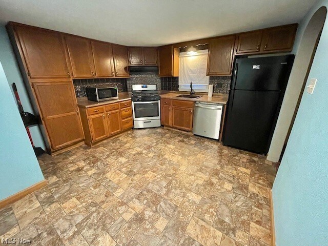 Building Photo - 121 N Shadylane Dr