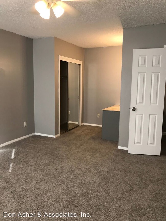 Building Photo - 2340 Virginia Dr