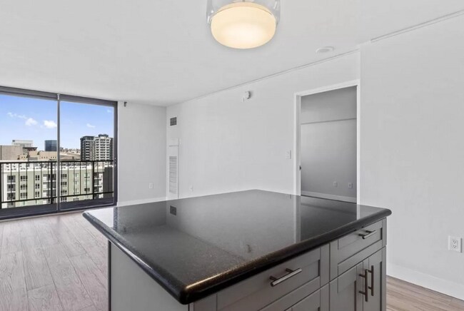 Building Photo - 833 Elati St