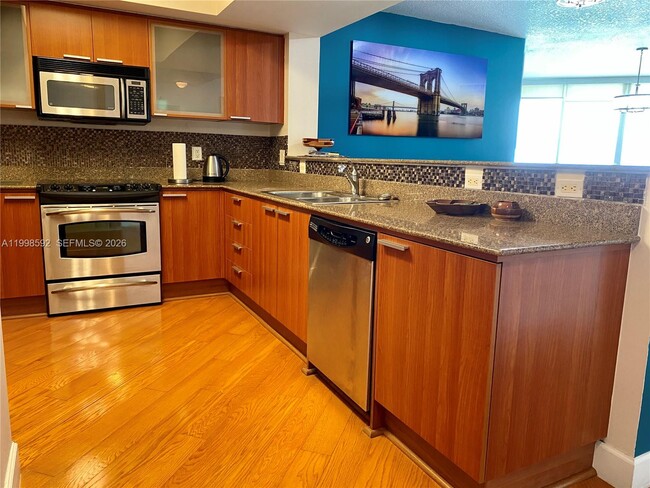 Building Photo - 16699 Collins Ave